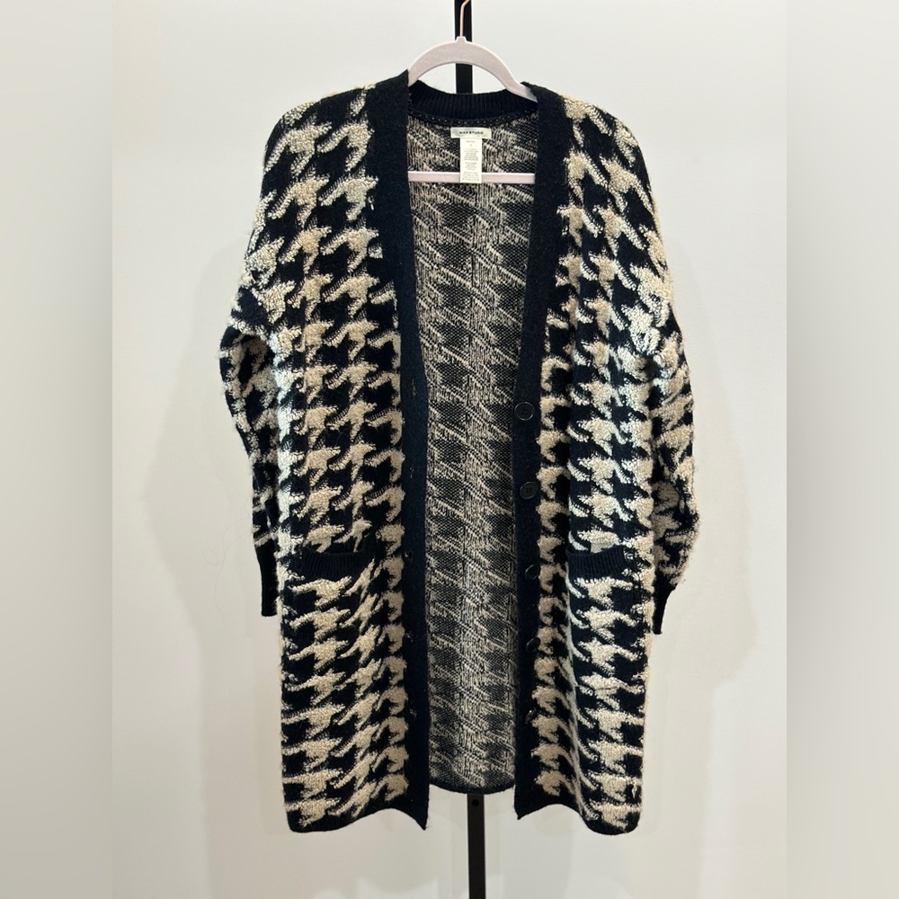 Max studio houndstooth soft cardigan, size small & Medium Pre owned - Picture 3 of 9